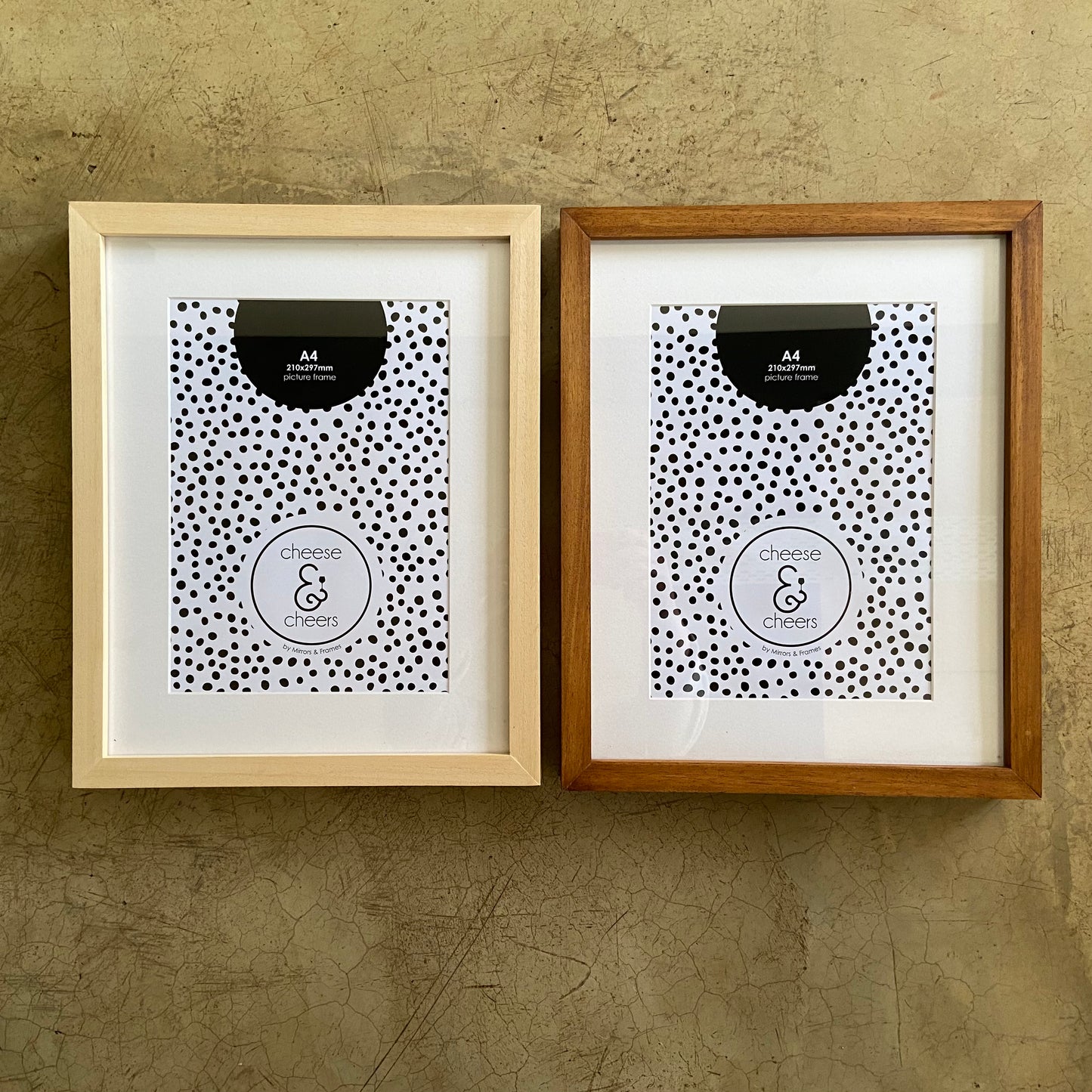 PICTURE FRAME A4 (natural light)