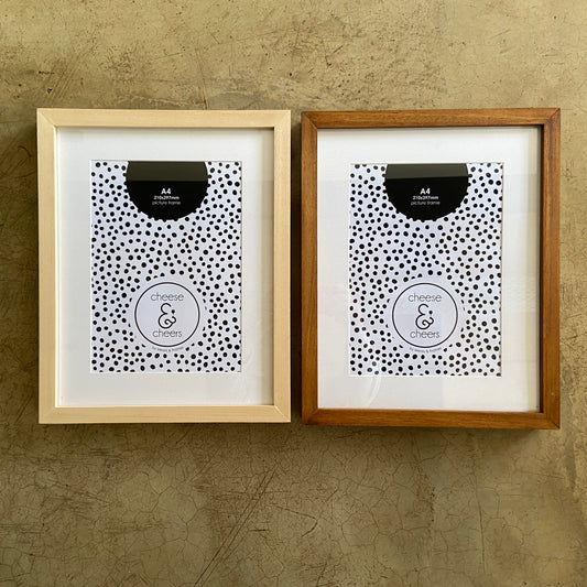 PICTURE FRAME A4 (natural light)